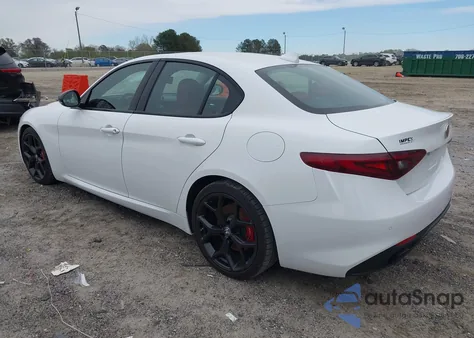2020 Alfa Romeo Giulia Sport Rwd z USA, uszkodzony, nr VIN ZARFAMAN1L7635156